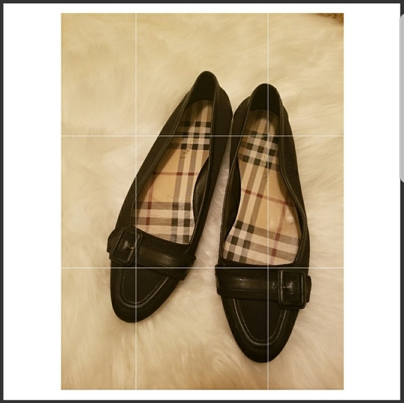 Burberry Shoes - Burberry Italy classic cloth round toe flats